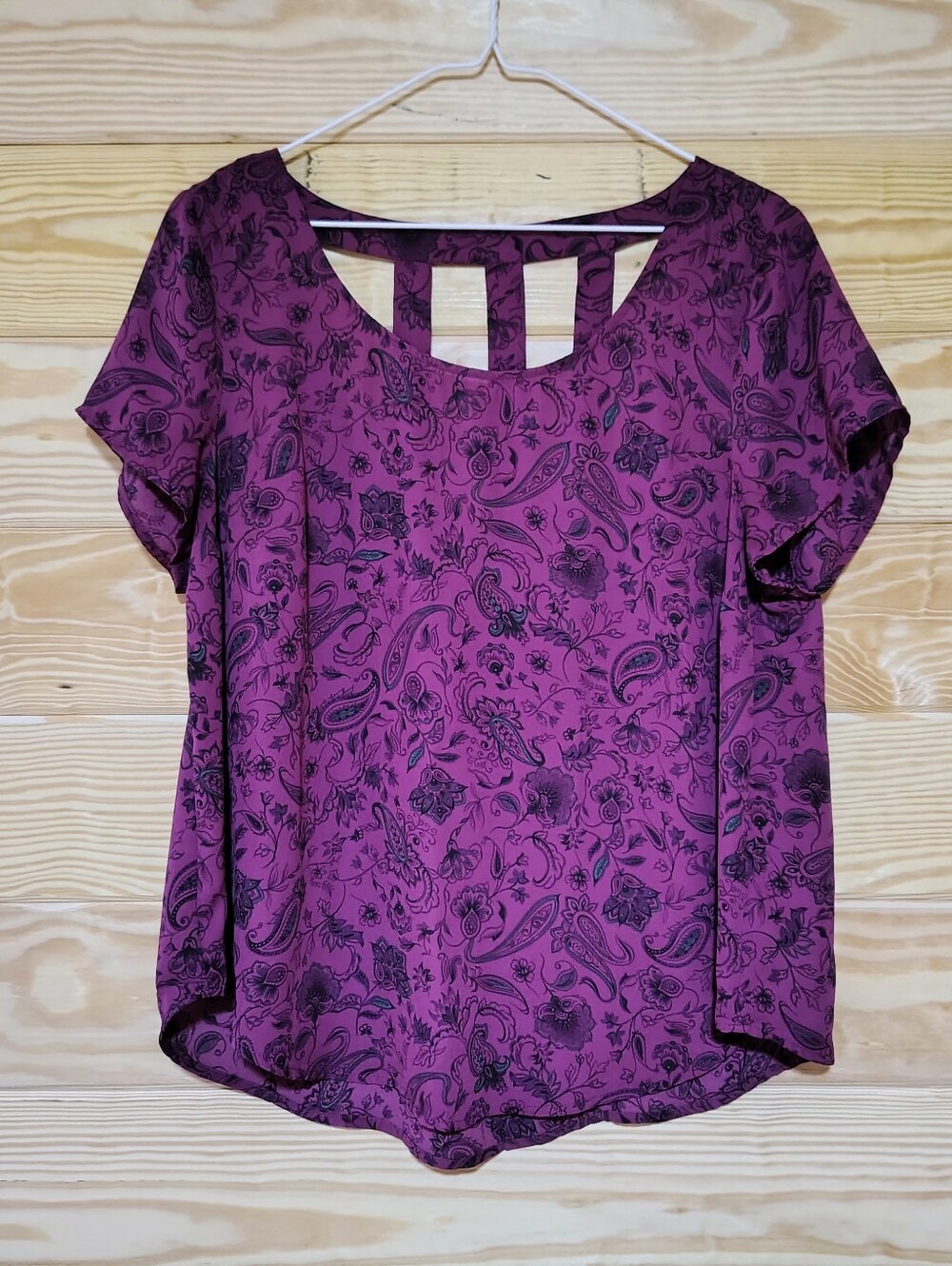 Torrid Purple Paisley Top Size 00 (10) Scoop Strap Back Short Sleeve Silky Chic